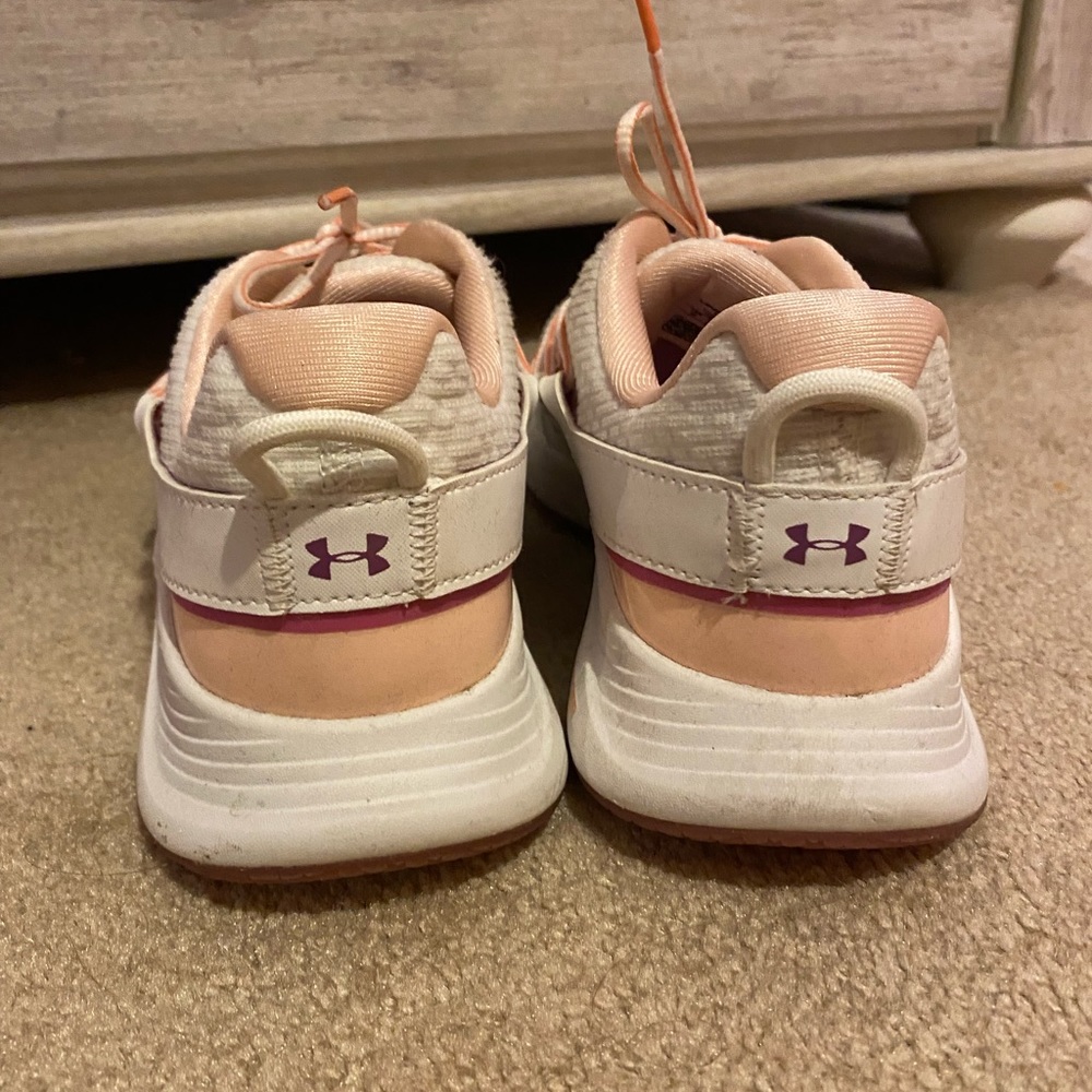Under Armour Charged Breathe Running Shoes - Picture 7 of 10